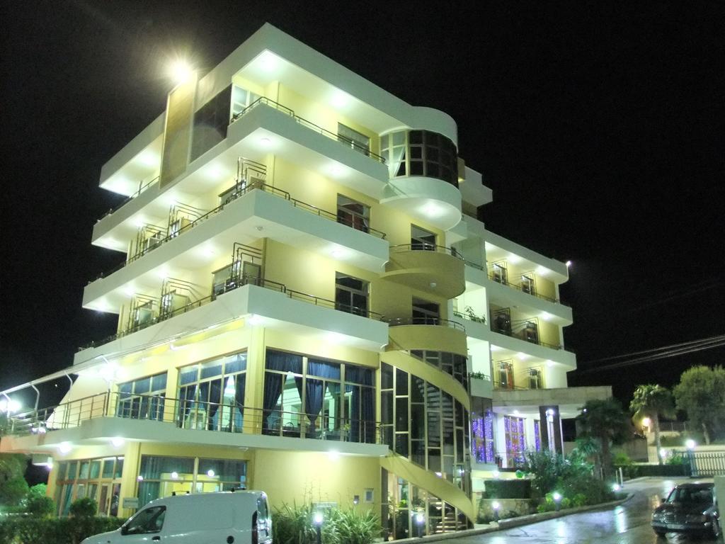 Paradise Beach Hotel Radhimë Exteriör bild